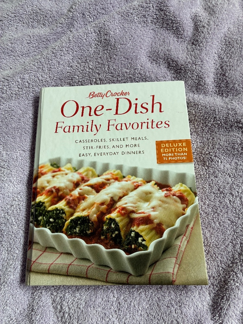 Betty Crocker One Dish Family Favorites Cookbook
